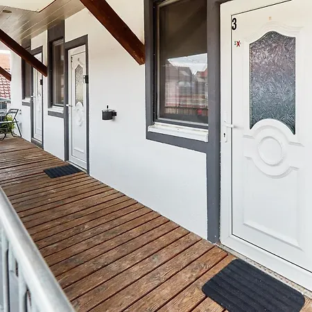 Gaestehaus Viktoriya Nur Wenige Minuten Zum Europa-park بيت ضيافة روست