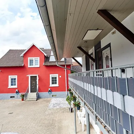 Gaestehaus Viktoriya Nur Wenige Minuten Zum Europa-park Guest house Rust